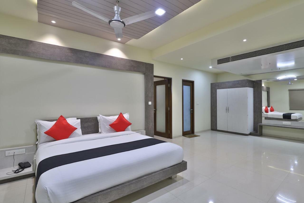 Capital O 47284 Atithi Resort Bharuch Eksteriør billede
